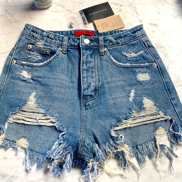 Signature8 Pants - Signature8 denim blue jean shorts size small high rise. High waisted. 26 waist.2